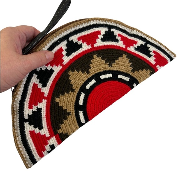 Aztec Handcrafted Woven Crochet Clutch Wristlet Half Circle Moon Zip Closure - Picture 1 of 4